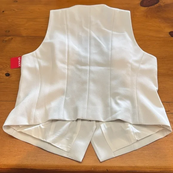 SPANX® Carefree Crepe Vest Top w/ No-Show Coverage. - Picture 7 of 14